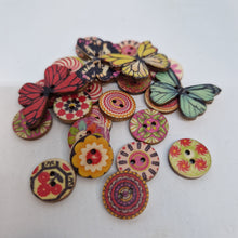 Load image into Gallery viewer, Gift Boxed Oak Tealight Candle Holder