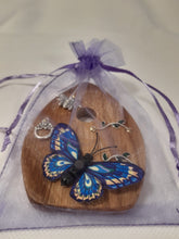 Load image into Gallery viewer, Wooden Door - Cornish Oak - Honey Bee
